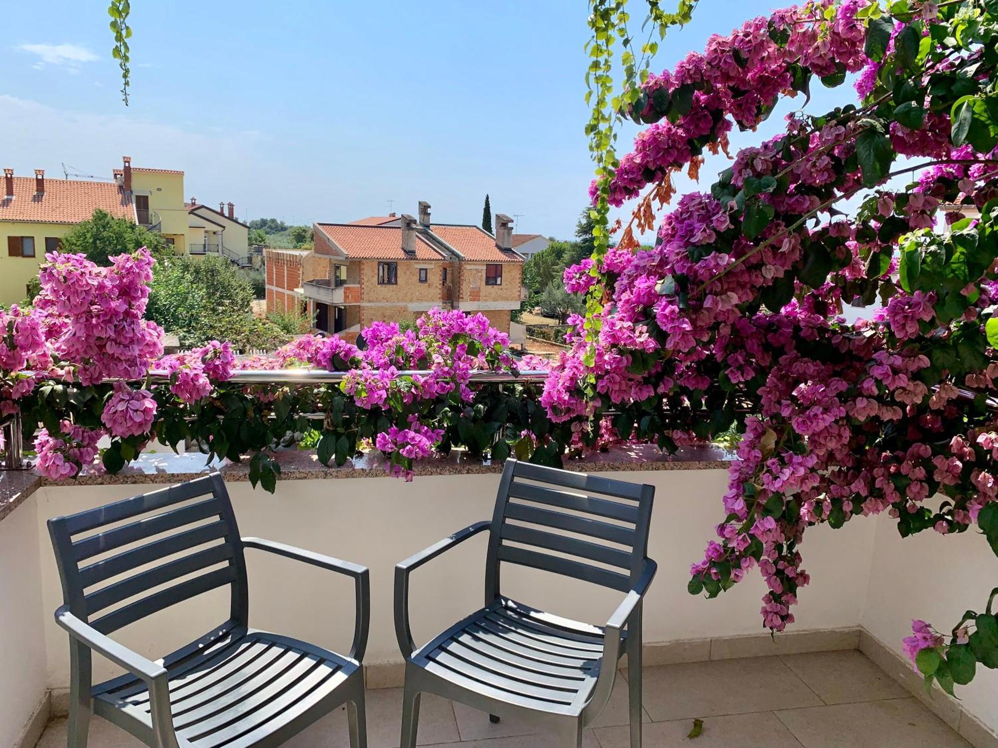 Gargamelo Pension Poreč Exteriör bild