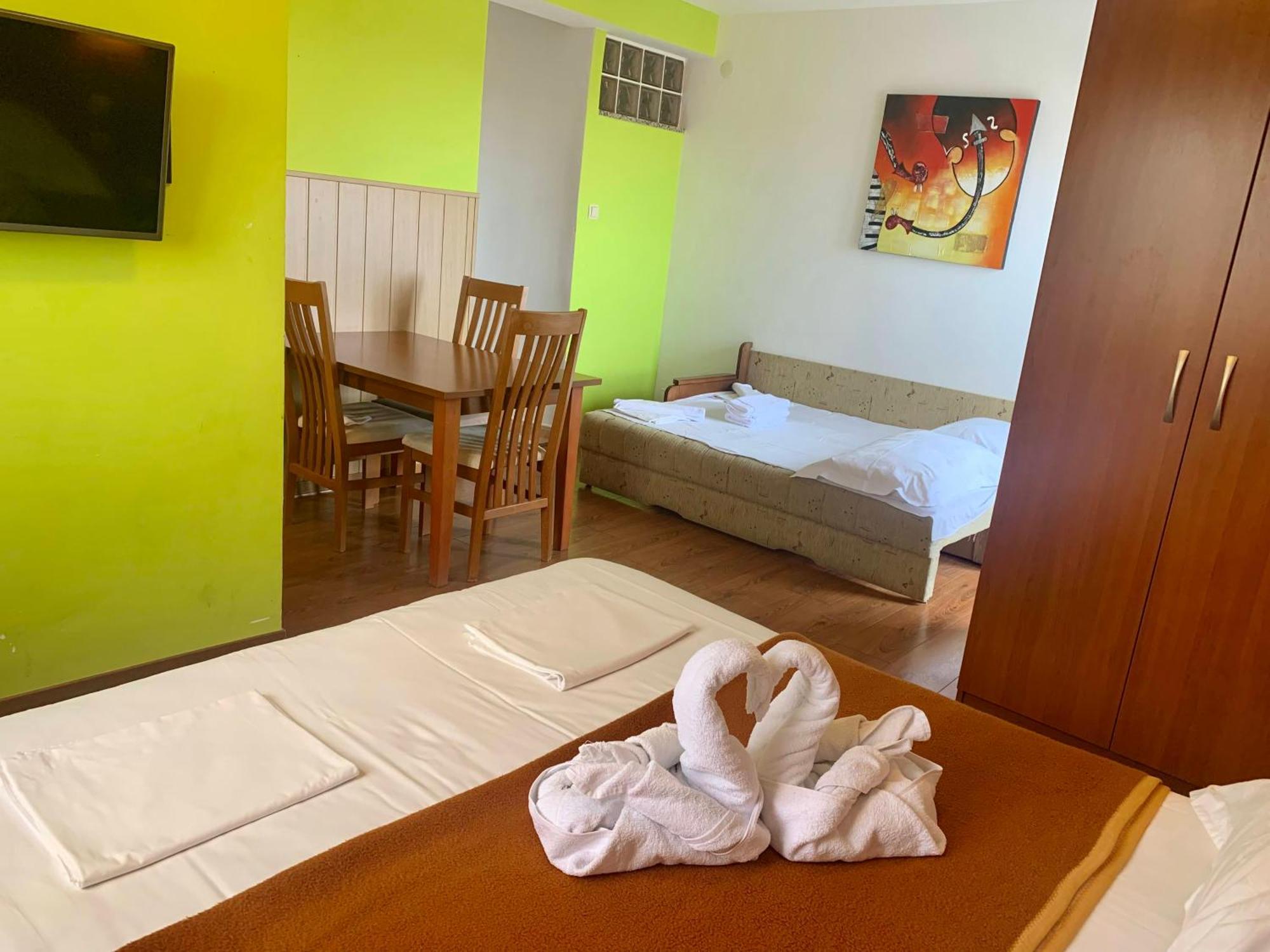 Gargamelo Pension Poreč Exteriör bild