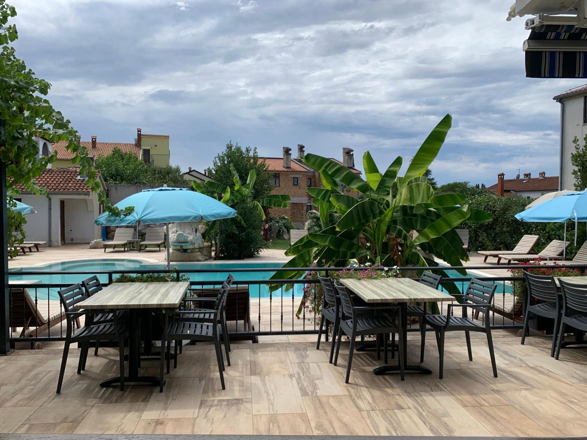 Gargamelo Pension Poreč Exteriör bild