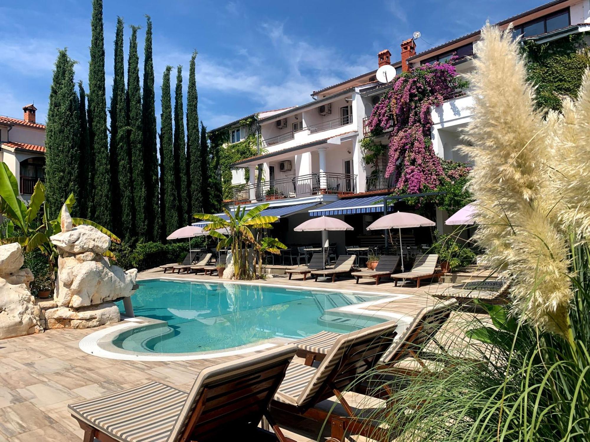 Gargamelo Pension Poreč Exteriör bild