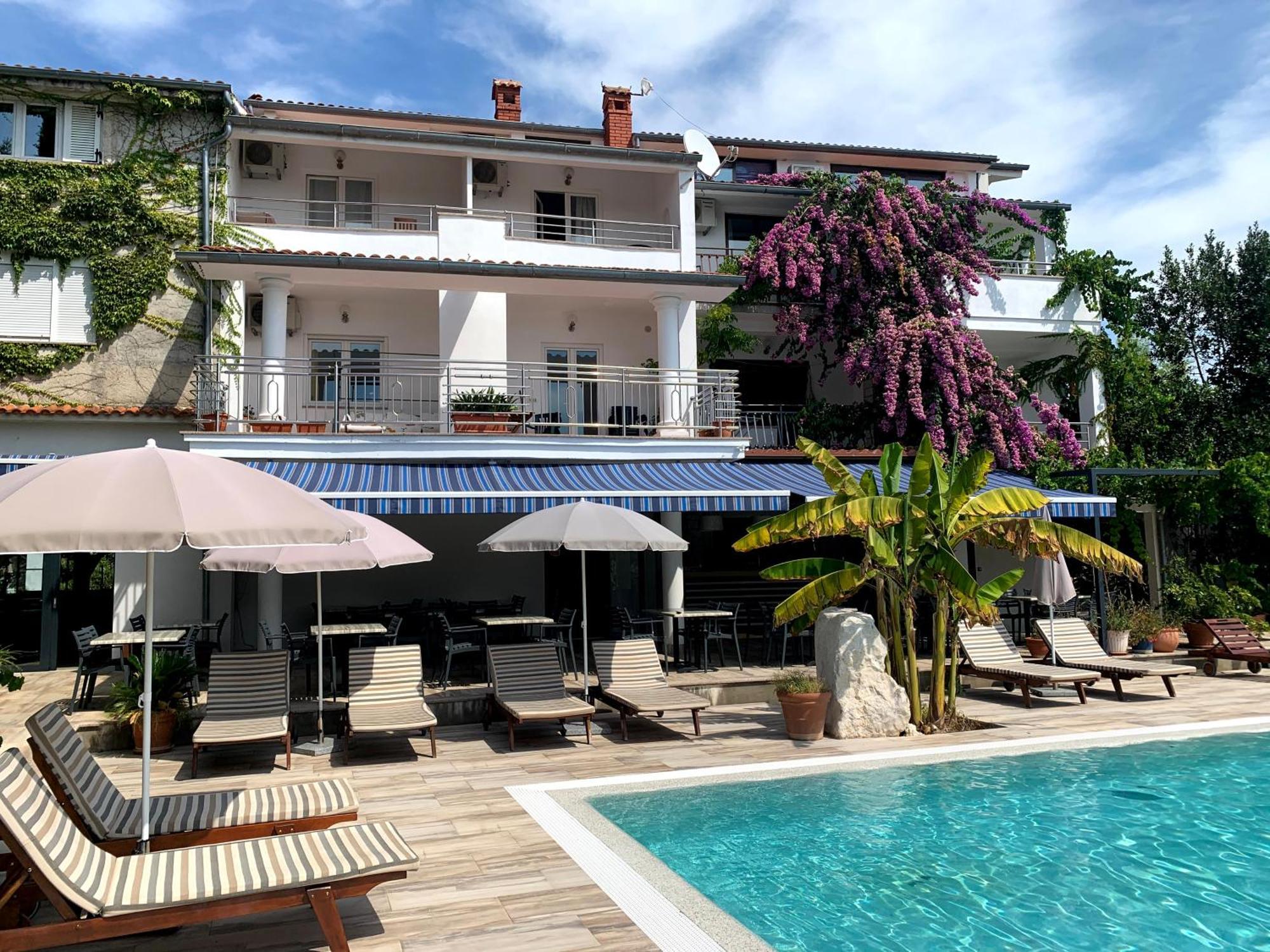 Gargamelo Pension Poreč Exteriör bild