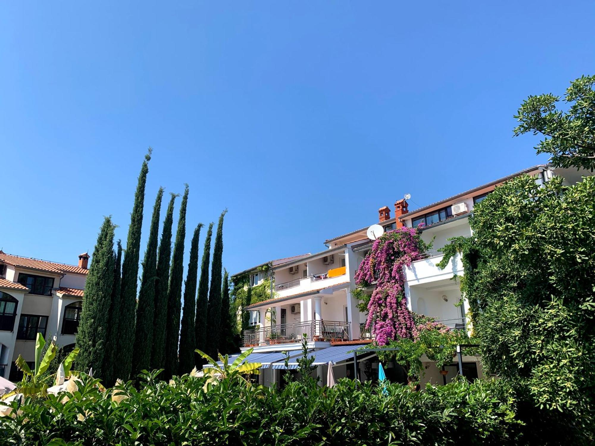 Gargamelo Pension Poreč Exteriör bild