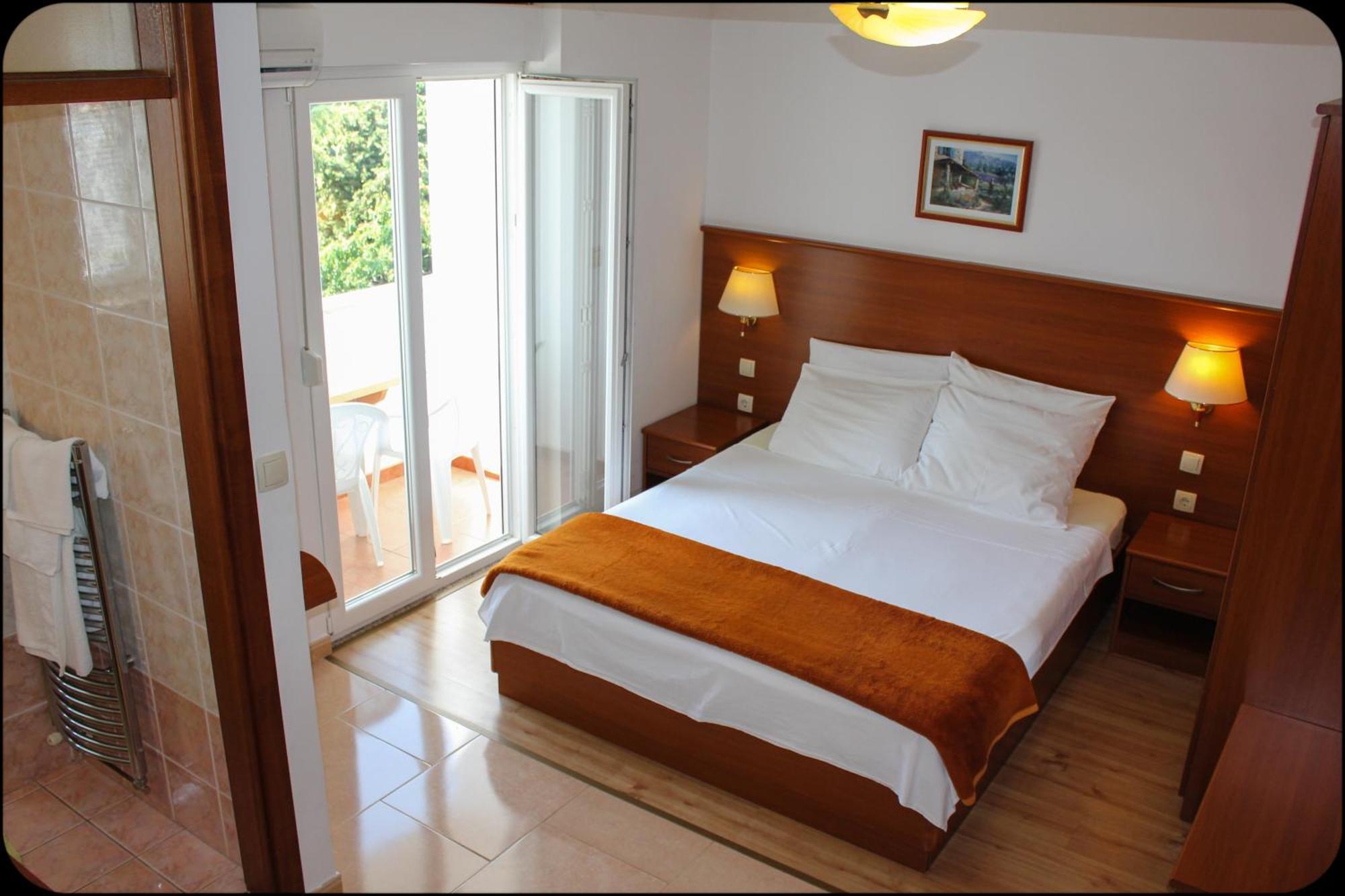 Gargamelo Pension Poreč Exteriör bild