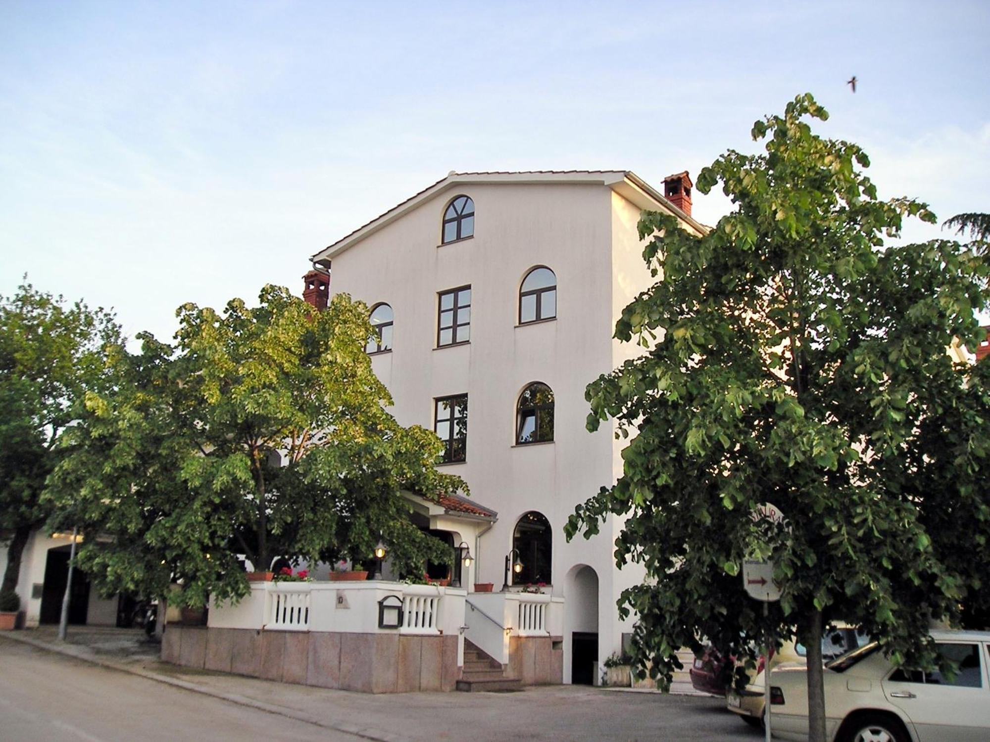 Gargamelo Pension Poreč Exteriör bild
